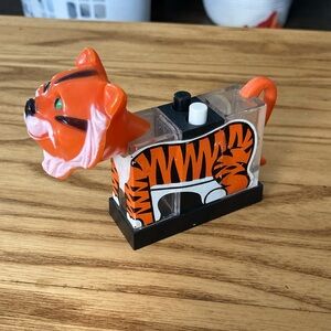 Vintage whirley ind Tiger Salt & Pepper shaker